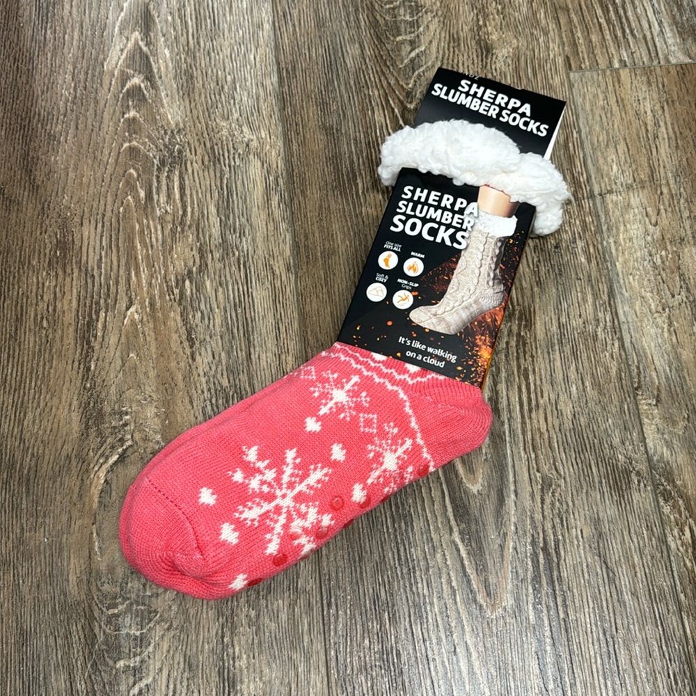 NWT Sherpa Slumber Socks